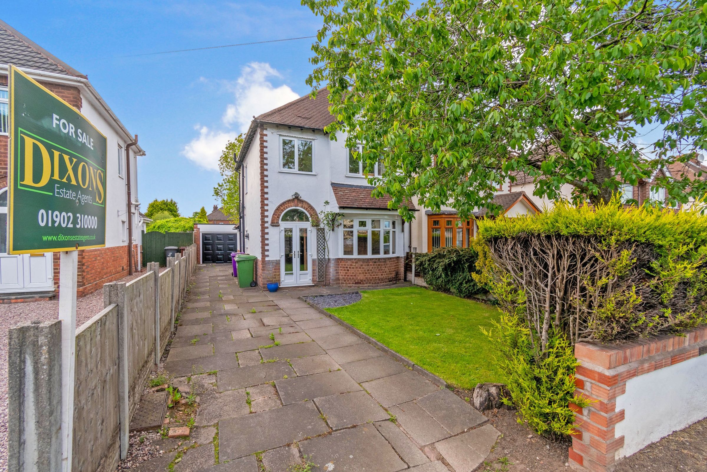 3 bed semidetached house for sale in Prestwood Road West