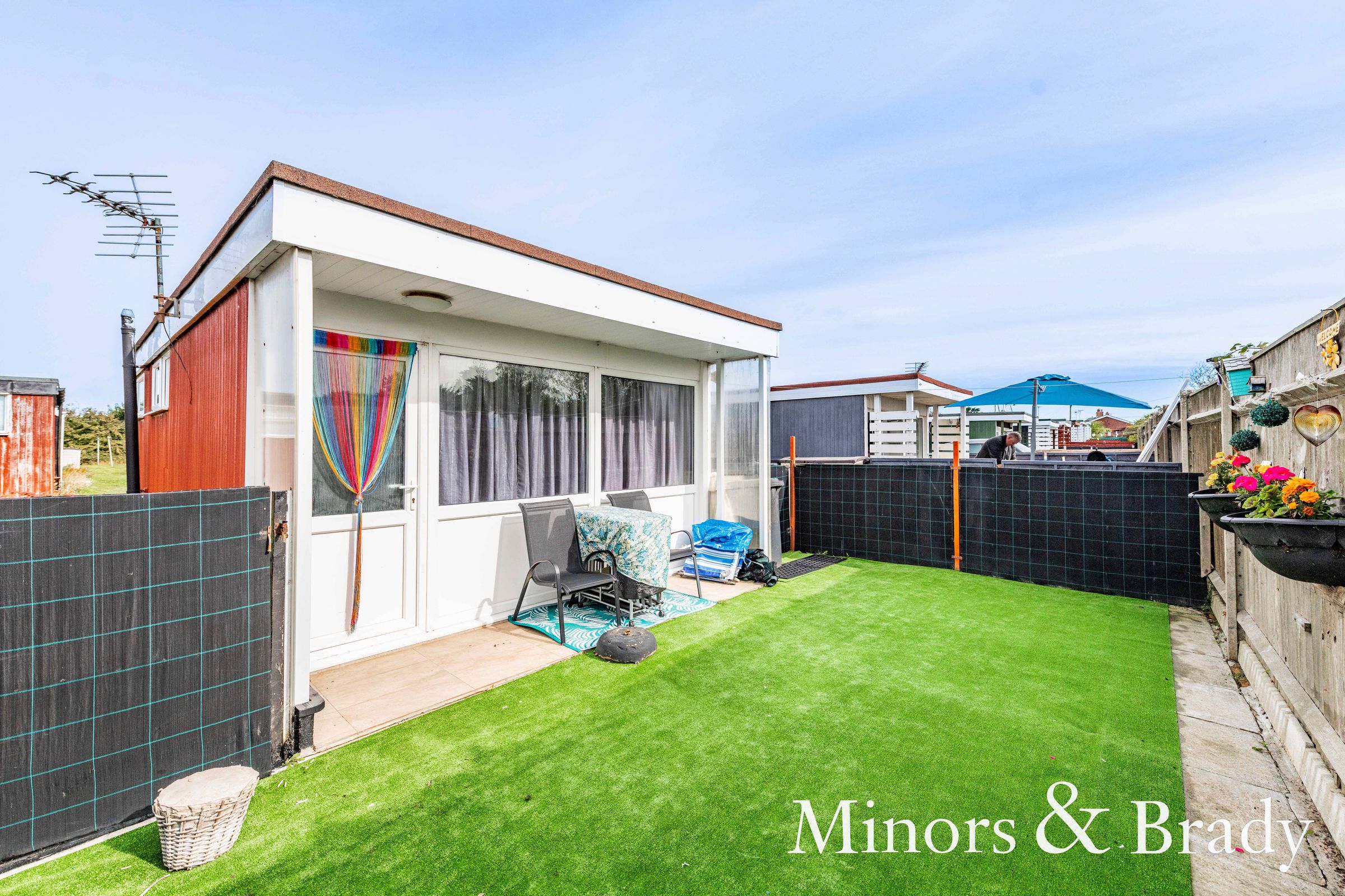 2 bed mobile/park home for sale in Newport, Hemsby, Great Yarmouth NR29