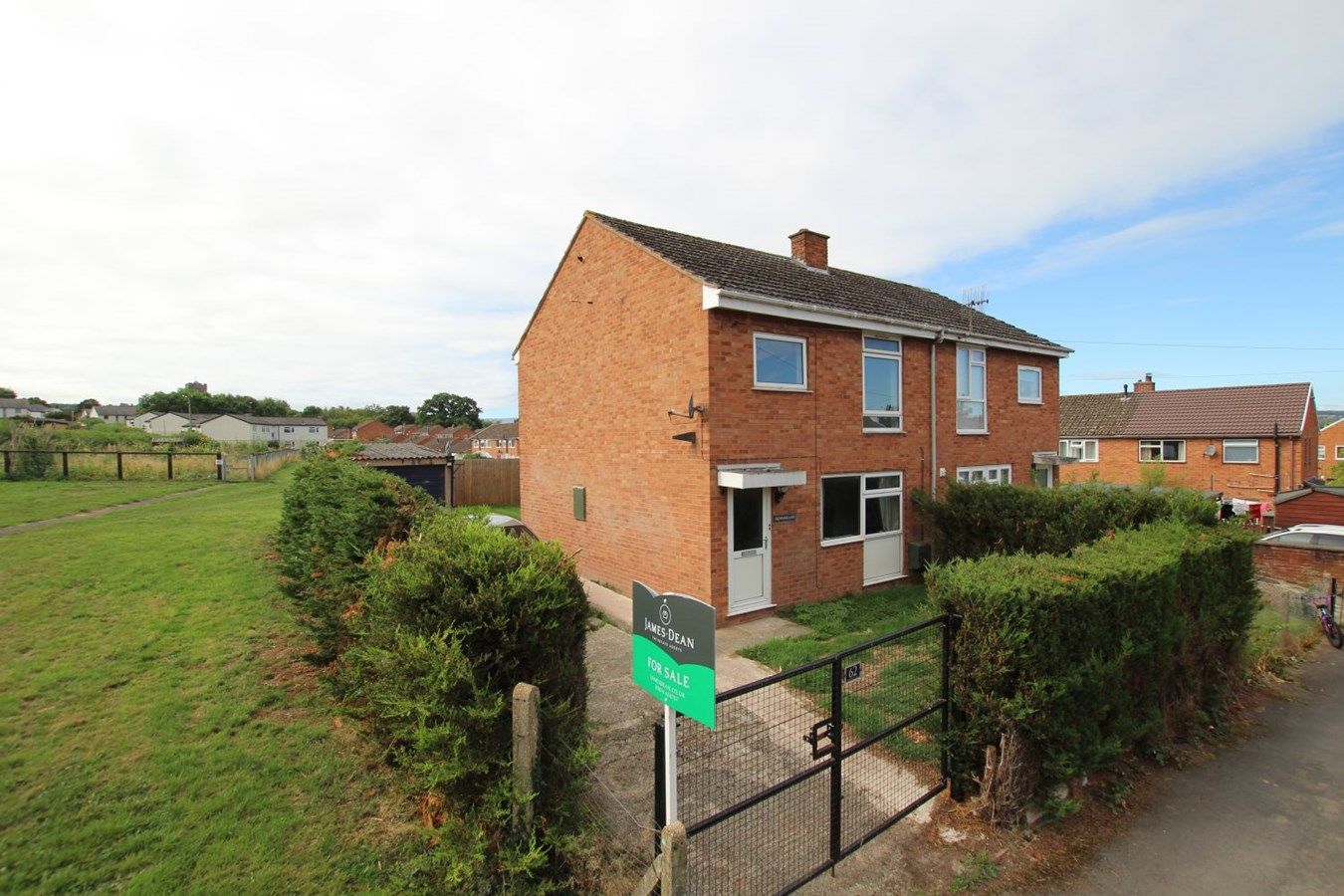 3 bed semidetached house for sale in Woodlands Avenue, Talgarth