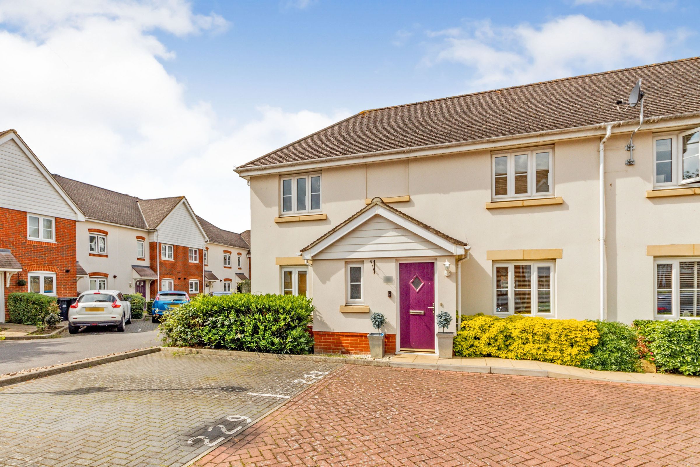 3 bed semidetached house for sale in Ingram Close, Larkfield, Aylesford ME20 Zoopla