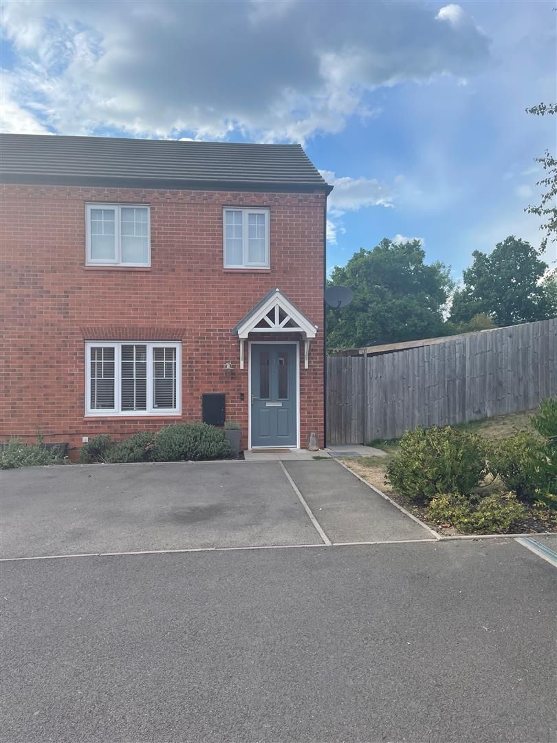 2 bed semidetached house for sale in New Meadow Close, Shirley