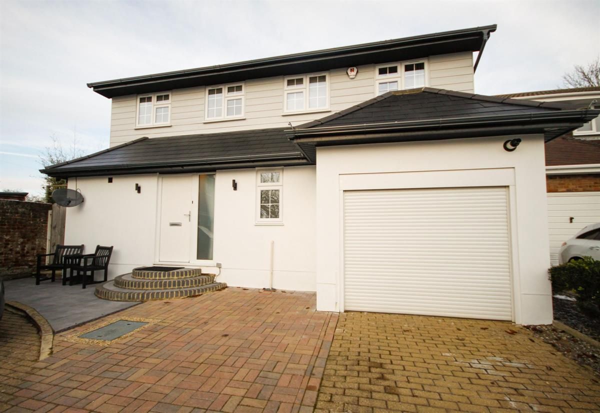 4 bed detached house for sale in Rustic Park, Cliffs