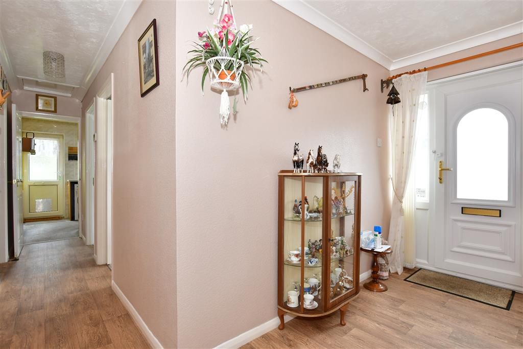 3 bed semidetached bungalow for sale in Cedar Road, Sturry, Canterbury