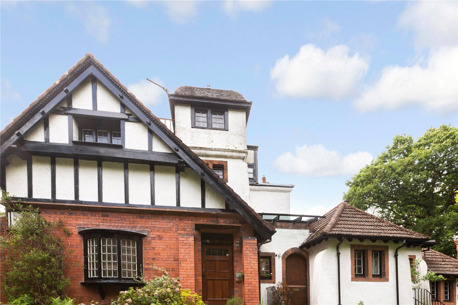 4 bed semidetached house for sale in Fisherwood House, Lomond Road