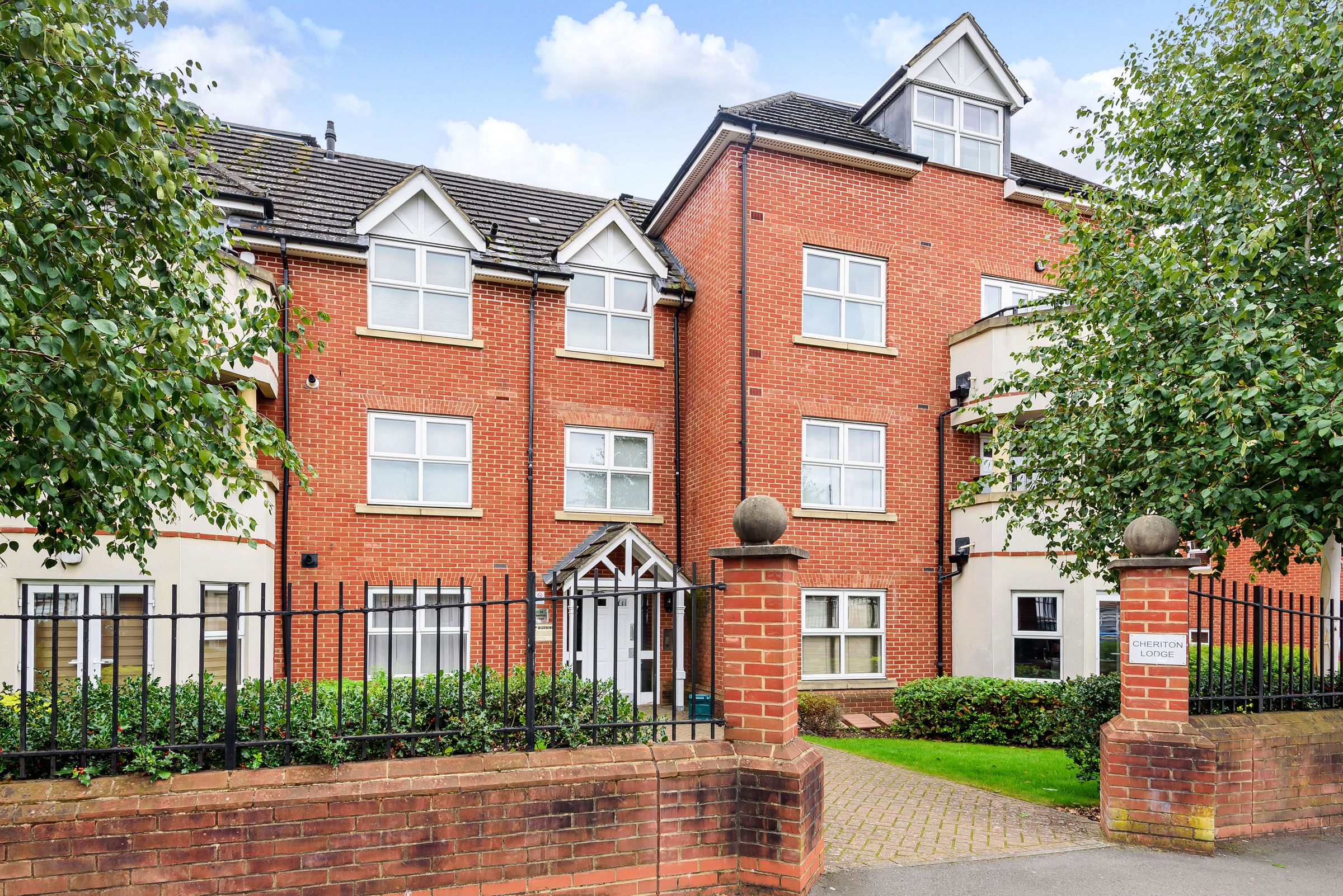 2 bed flat to rent in Cheriton Lodge, Pembroke Road, Ruislip HA4 Zoopla