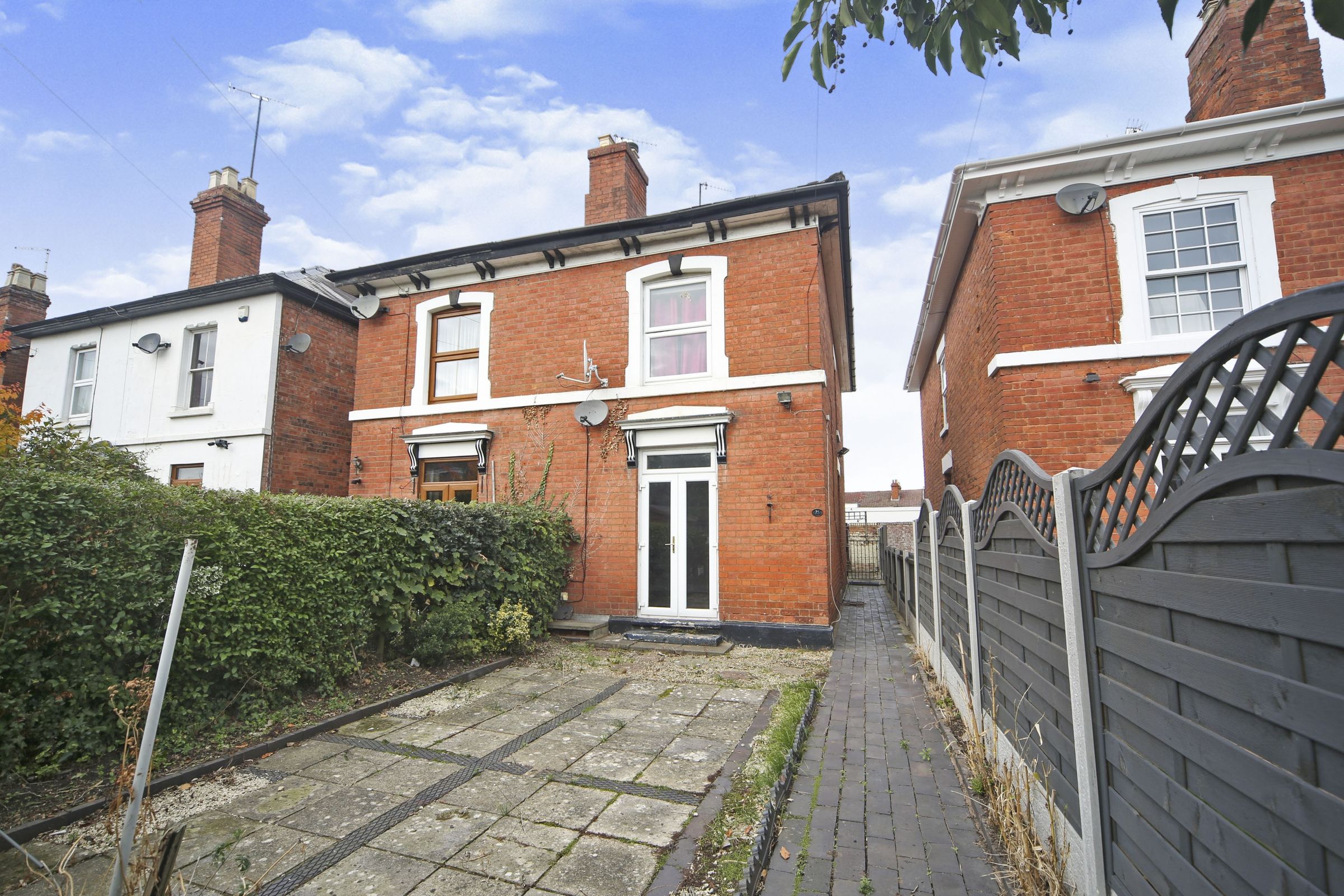 2 bed semidetached house for sale in Wood Terrace, Worcester