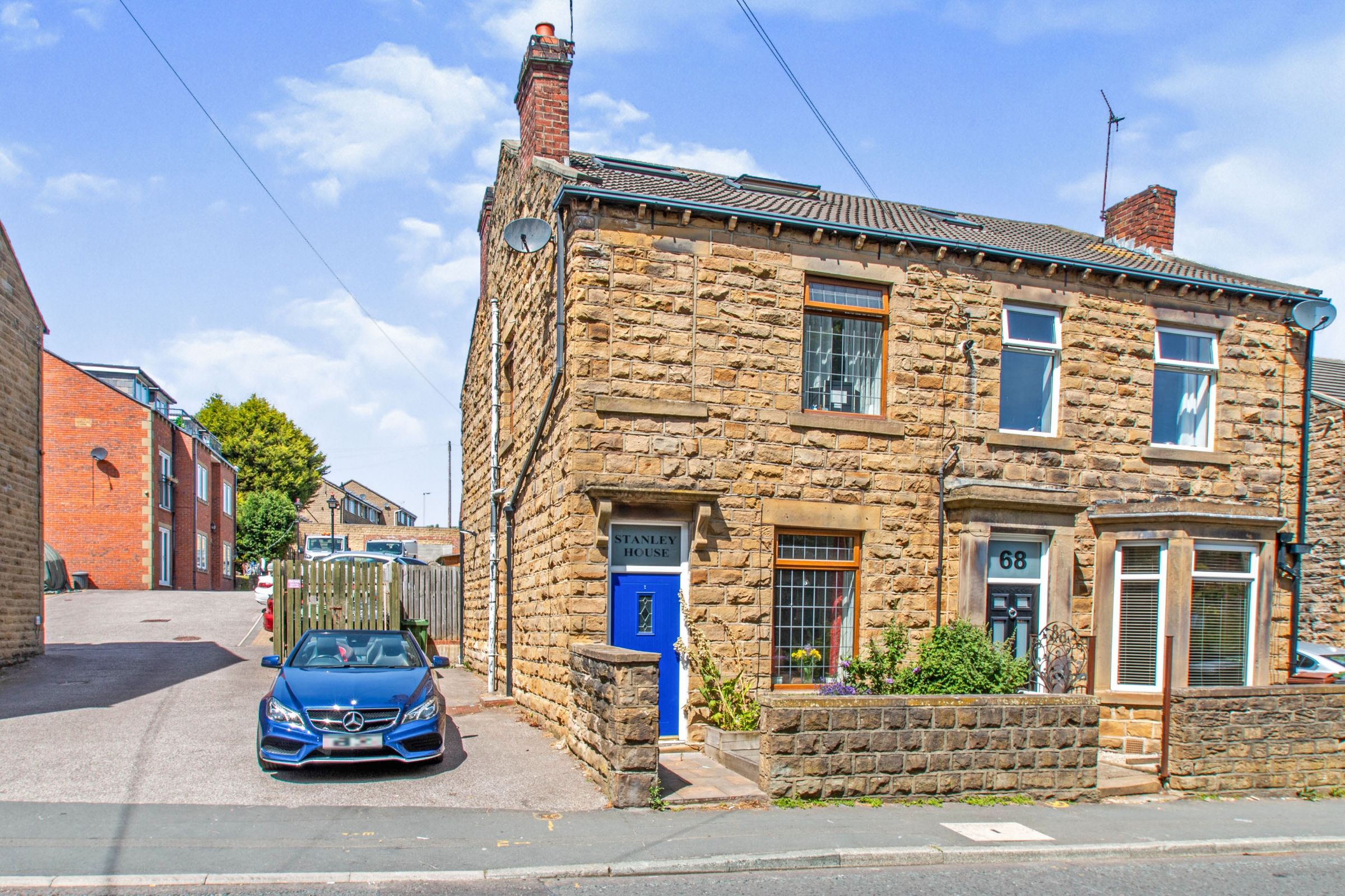 4 bed semidetached house for sale in High Street, Morley, Leeds, West