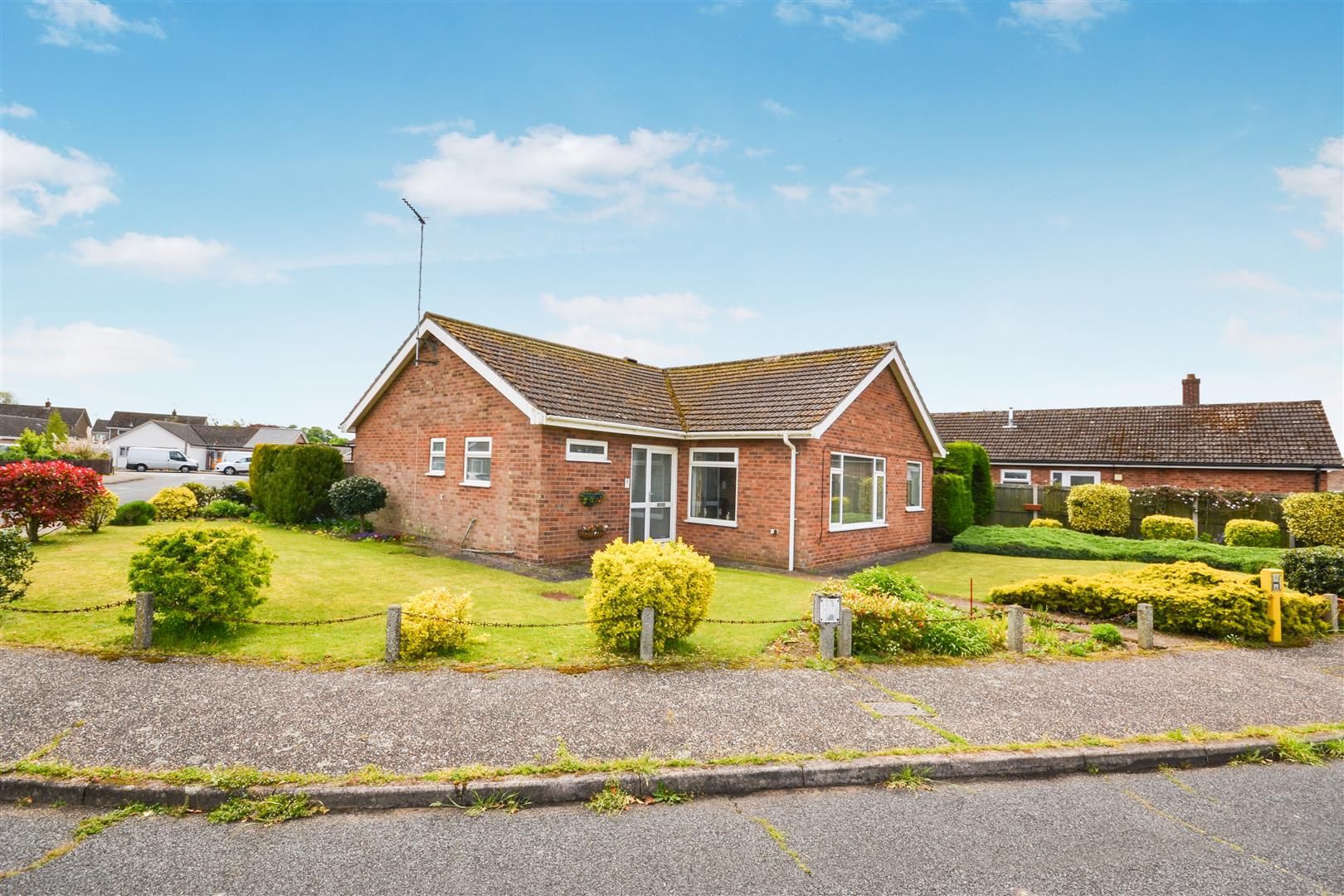 3 bed detached bungalow for sale in Strachan Close, Heacham, King's