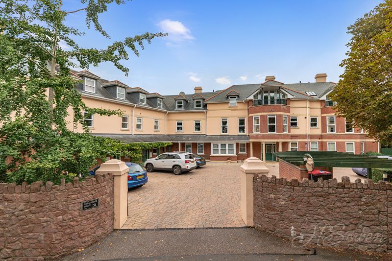 2 bed flat for sale in Roundham Road, Paignton TQ4 Zoopla