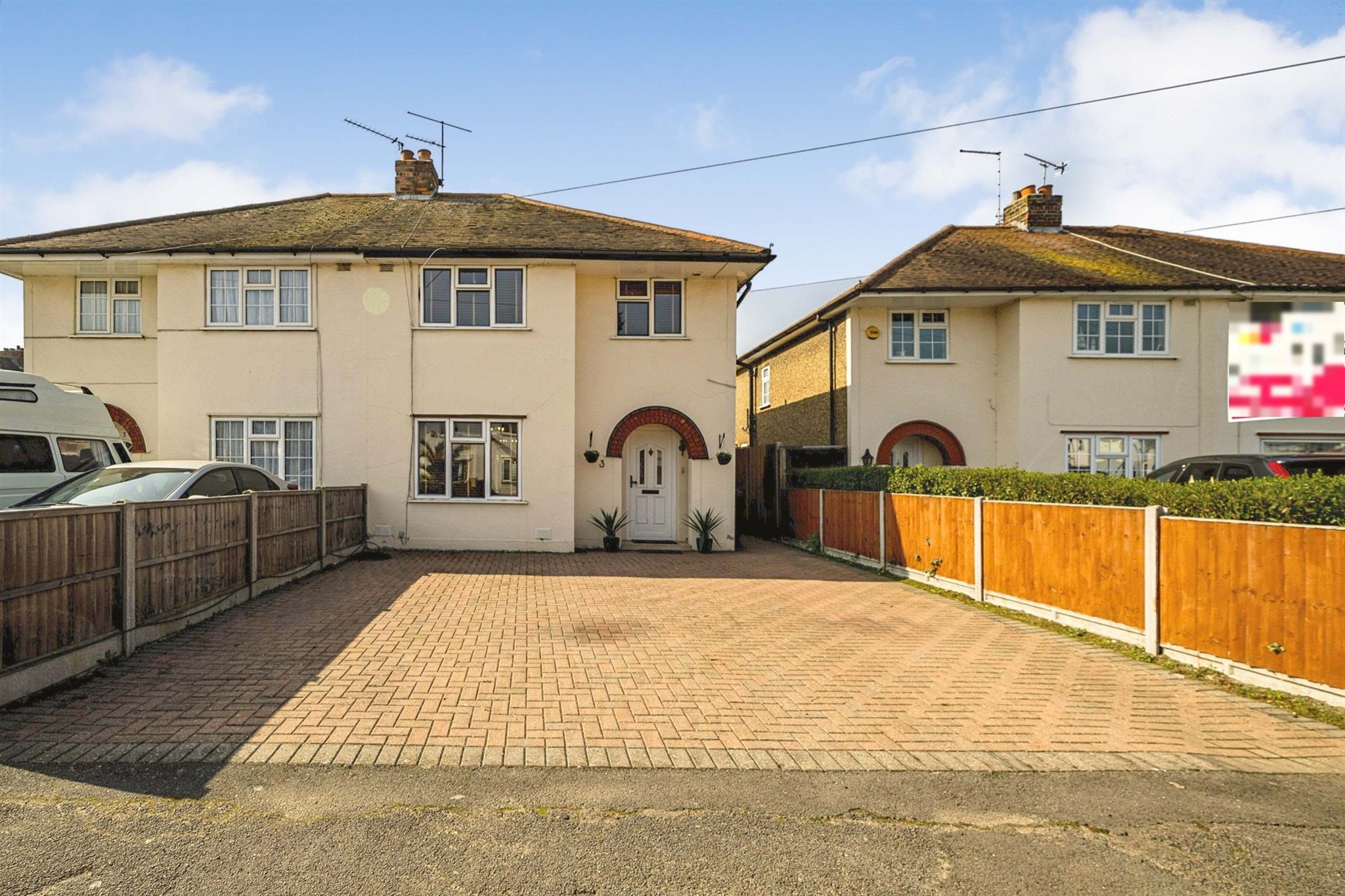 4 bed semidetached house for sale in Bowyer Drive, Cippenham, Slough