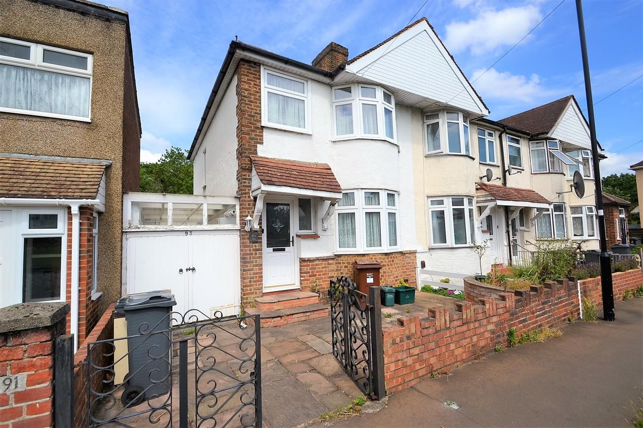 3 bed end terrace house for sale in Saxon Avenue, Feltham TW13 Zoopla