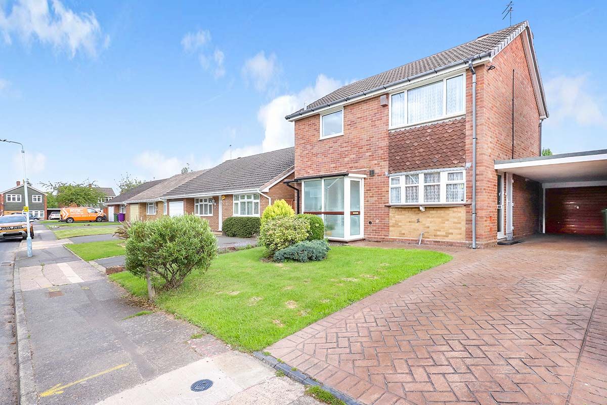 3 bed detached house for sale in Glengarry Gardens, Wolverhampton, West