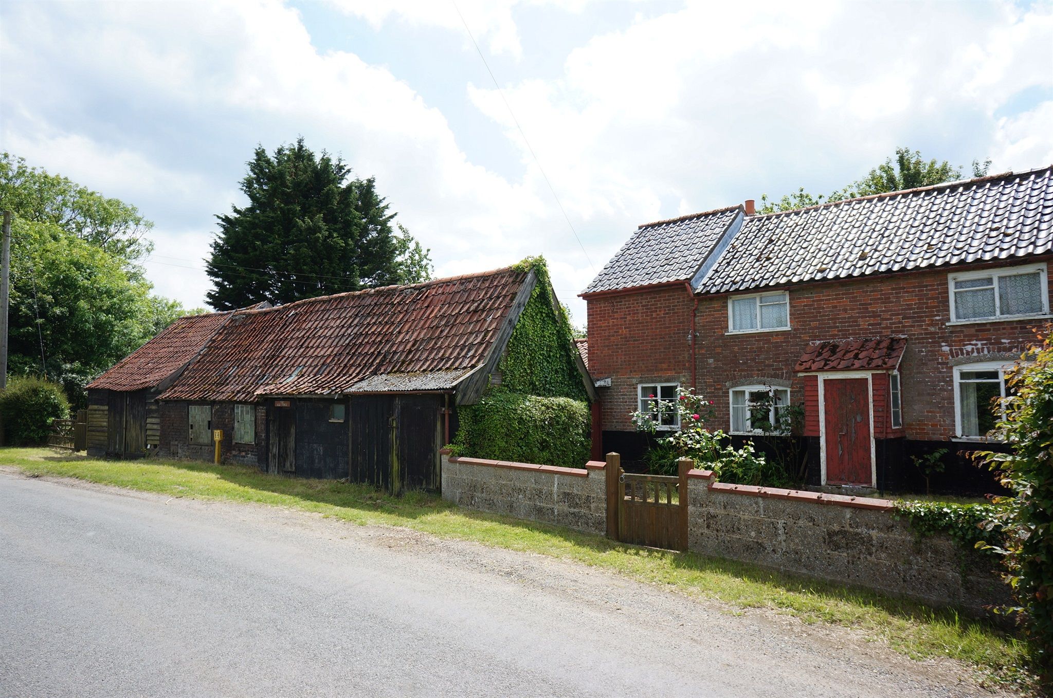 2 bed semidetached house for sale in The Old St. Michael South