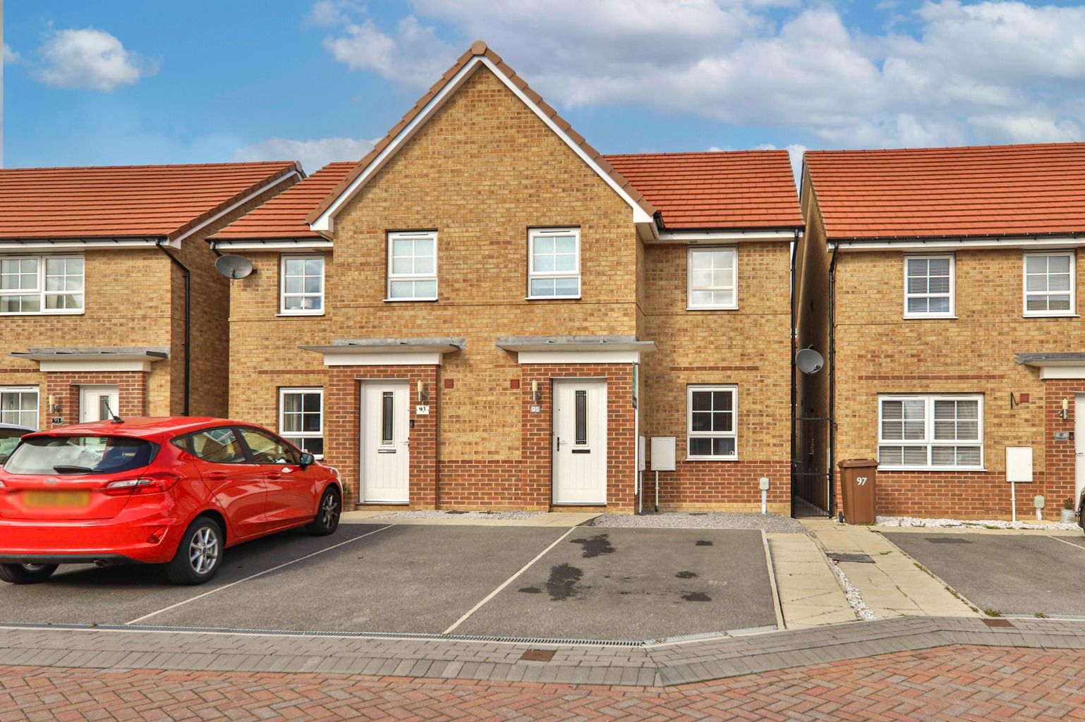 3 bed semidetached house for sale in Petfield Drive, Anlaby, Hull