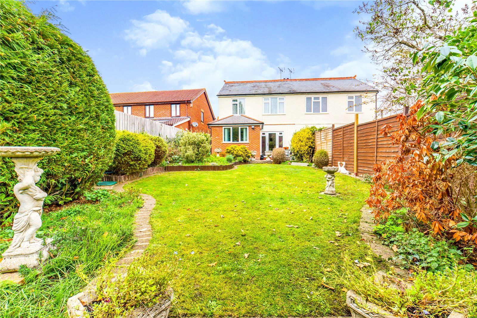 3 bed semidetached house for sale in Norcot Road, Tilehurst, Reading