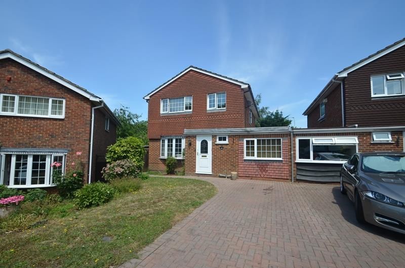 4 bed detached house to rent in Seaford Close, Ruislip HA4 Zoopla