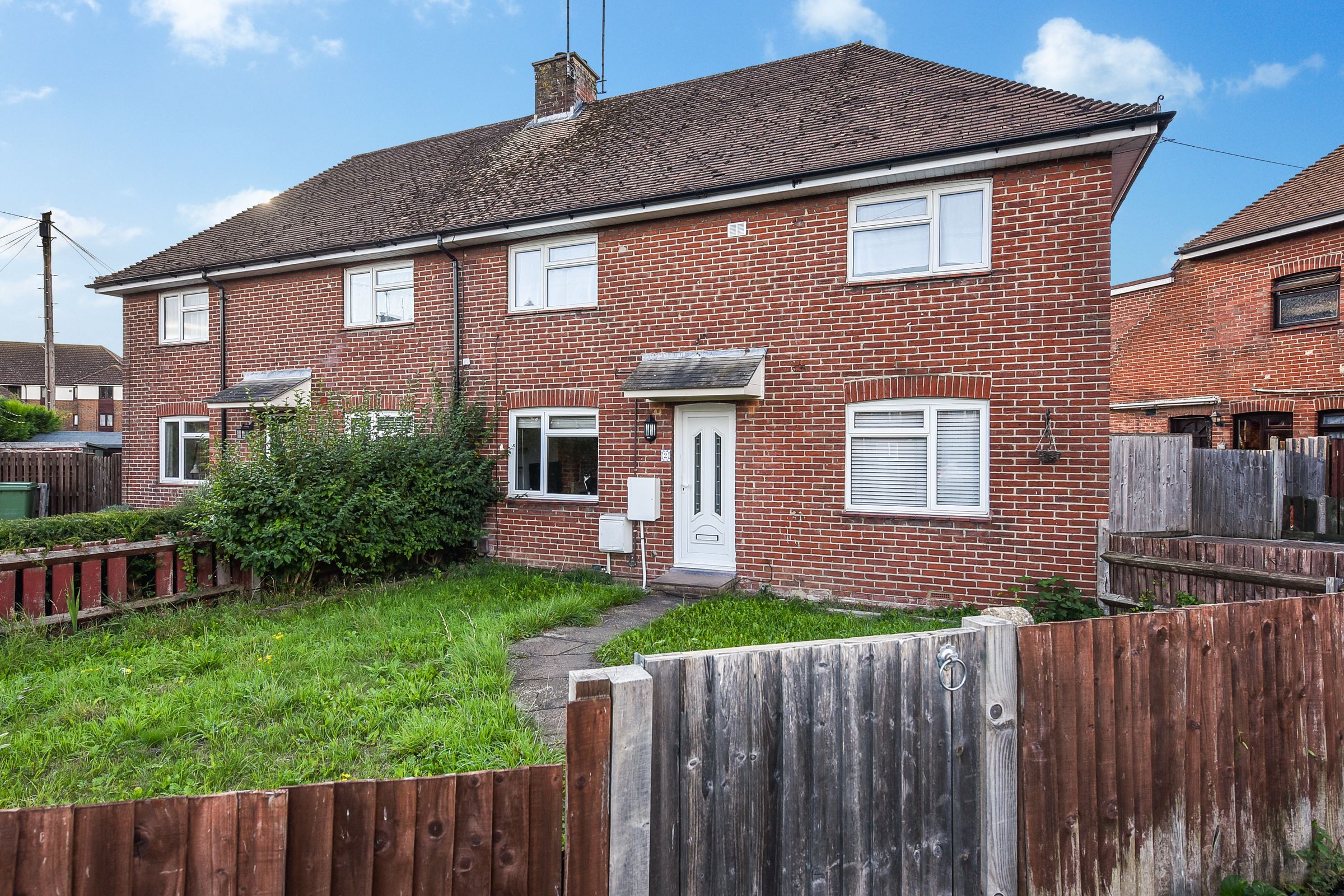 2 bed for sale in Vale Road, Highcliffe, Winchester