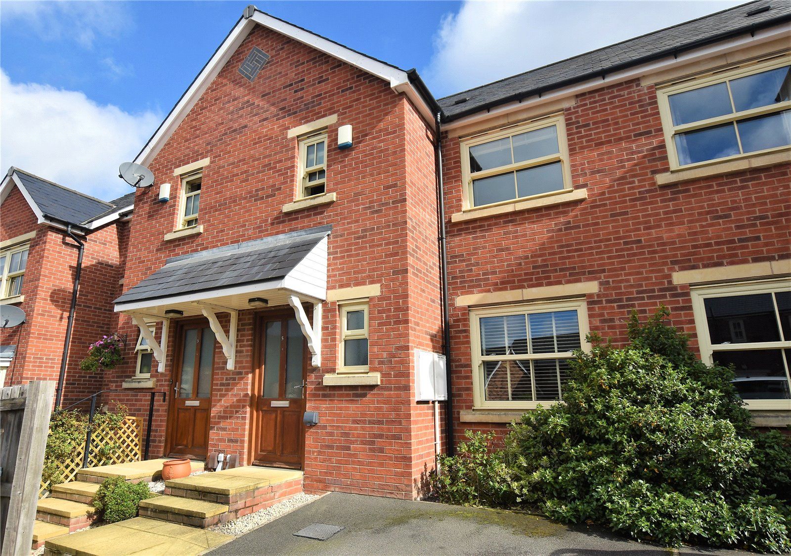 2 bed terraced house for sale in Oak Park Close, Cookridge, Leeds LS16