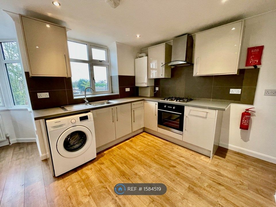 3 bed flat to rent in Balfour Road, Acton W3 Zoopla