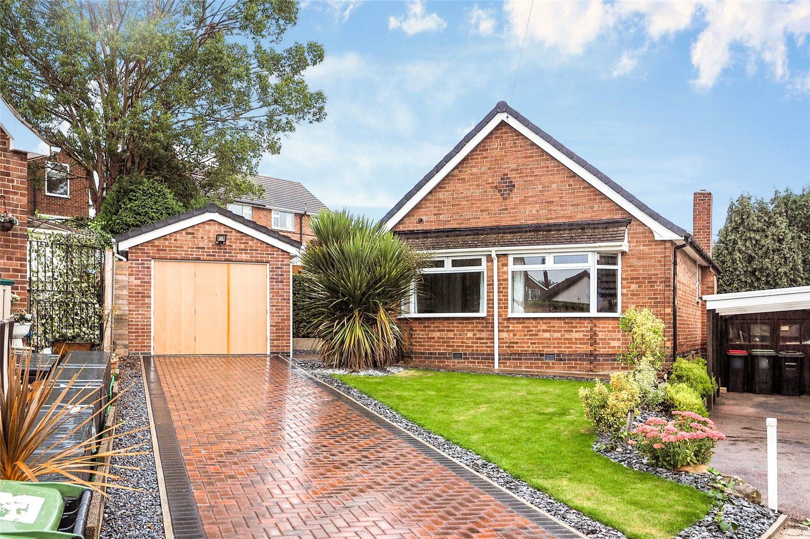 2 bed bungalow for sale in Redland Close, Beeston, Nottingham NG9 Zoopla