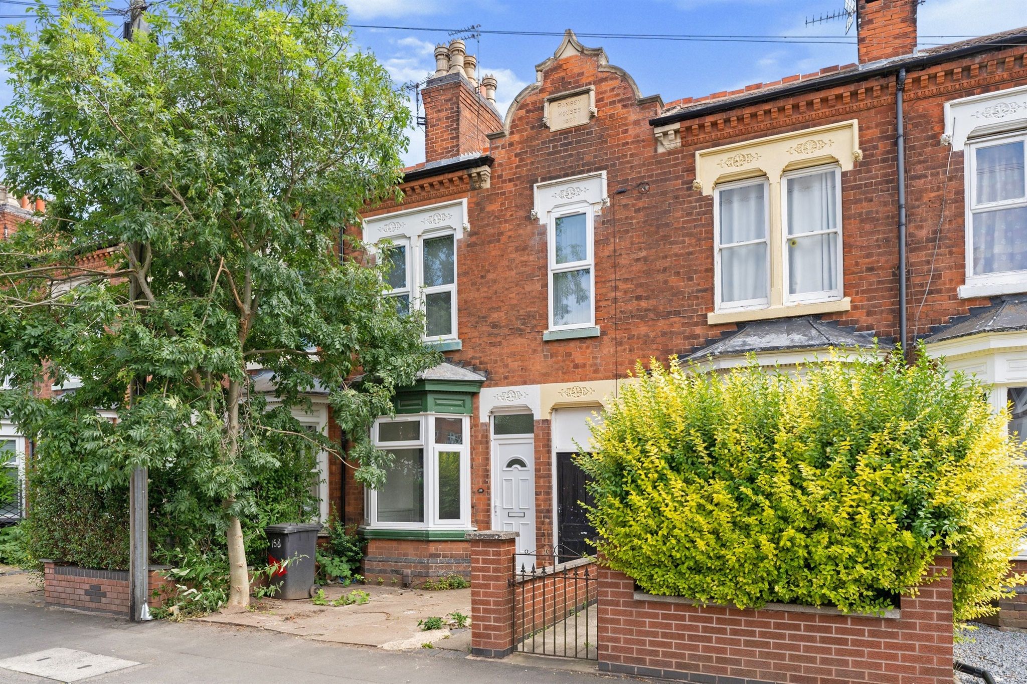 3 bed terraced house for sale in Clarendon Park Road, Leicester LE2