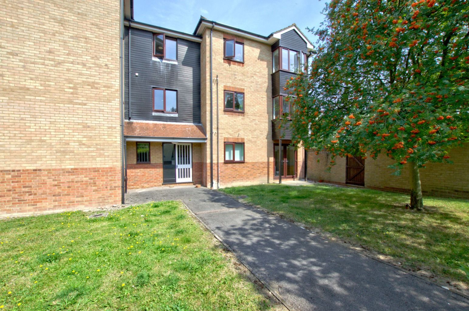 2 bed flat for sale in Loris Court, Cherry Hinton, Cambridge CB1 Zoopla