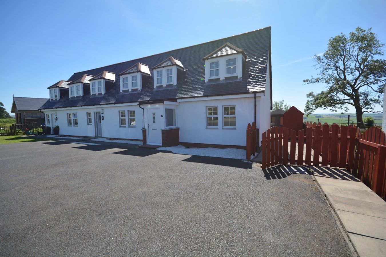 3 bed end terrace house for sale in East Heads Steading, Newmilns KA16