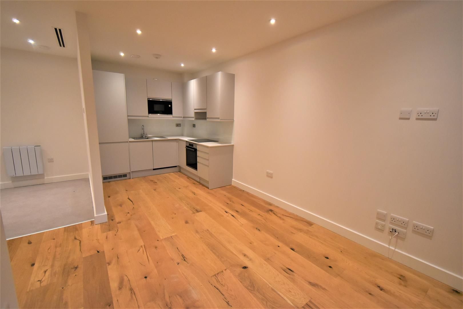 1 bed flat to rent in Nobel Drive, Harlington, Hayes UB3 Zoopla