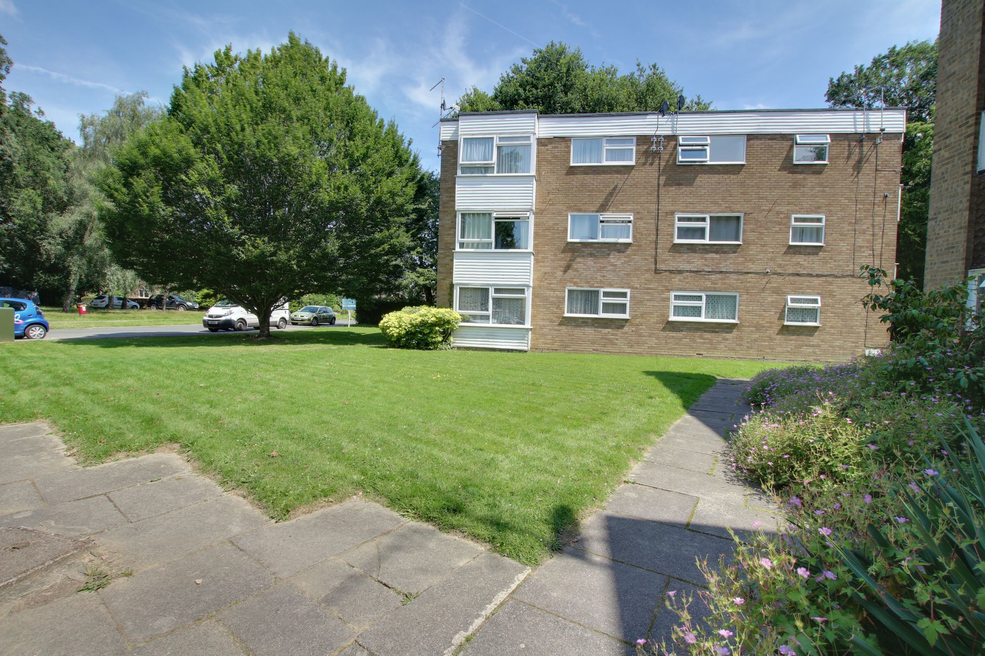 1 bed flat for sale in Maiden Lane, Crawley RH11 Zoopla