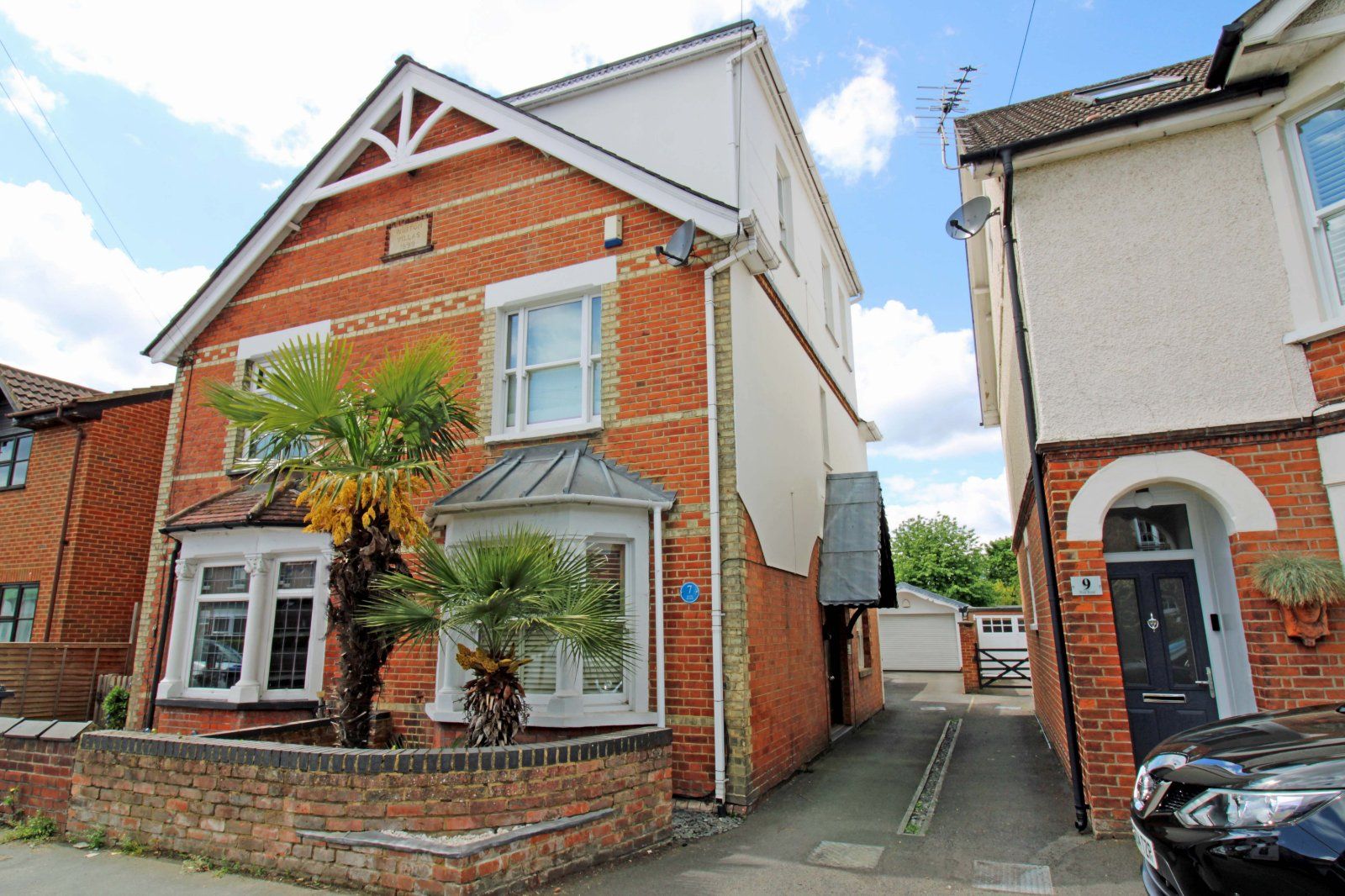 Weir Road Chertsey Surrey KT16