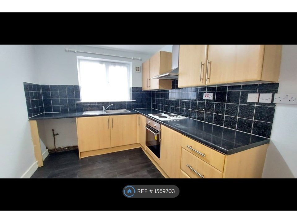 2 bed flat to rent in Alderwood Avenue, Liverpool L24 Zoopla