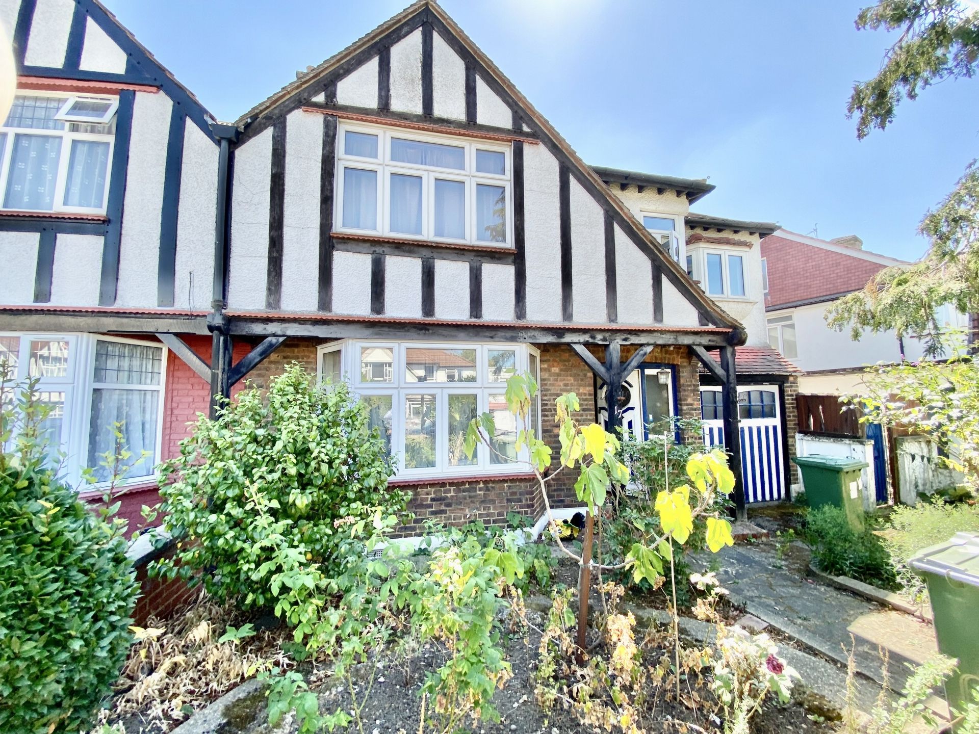 5 bed semidetached house for sale in Redhill Drive, Edgware HA8 Zoopla