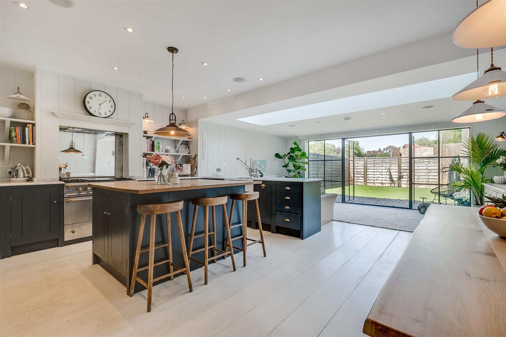 5 bed property for sale in Granville Road, London SW18 Zoopla