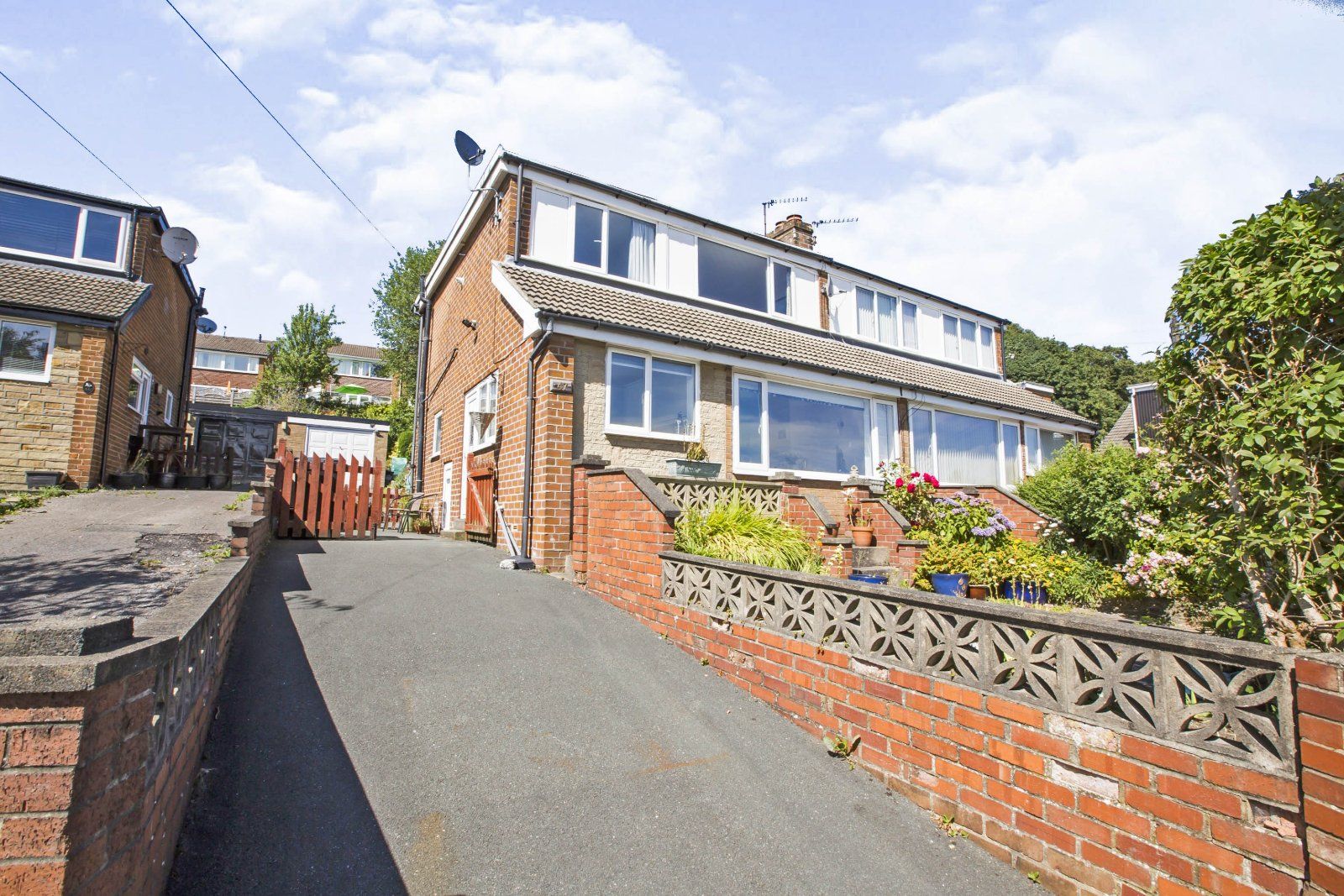 4 bed semidetached house for sale in Prospect Avenue, Halifax, West