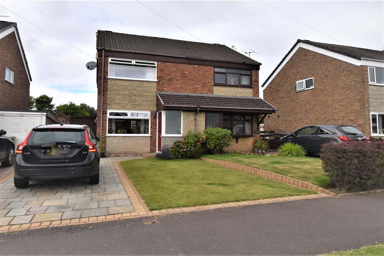 3 bed semidetached house to rent in Whimbrel Road, Astley, Manchester