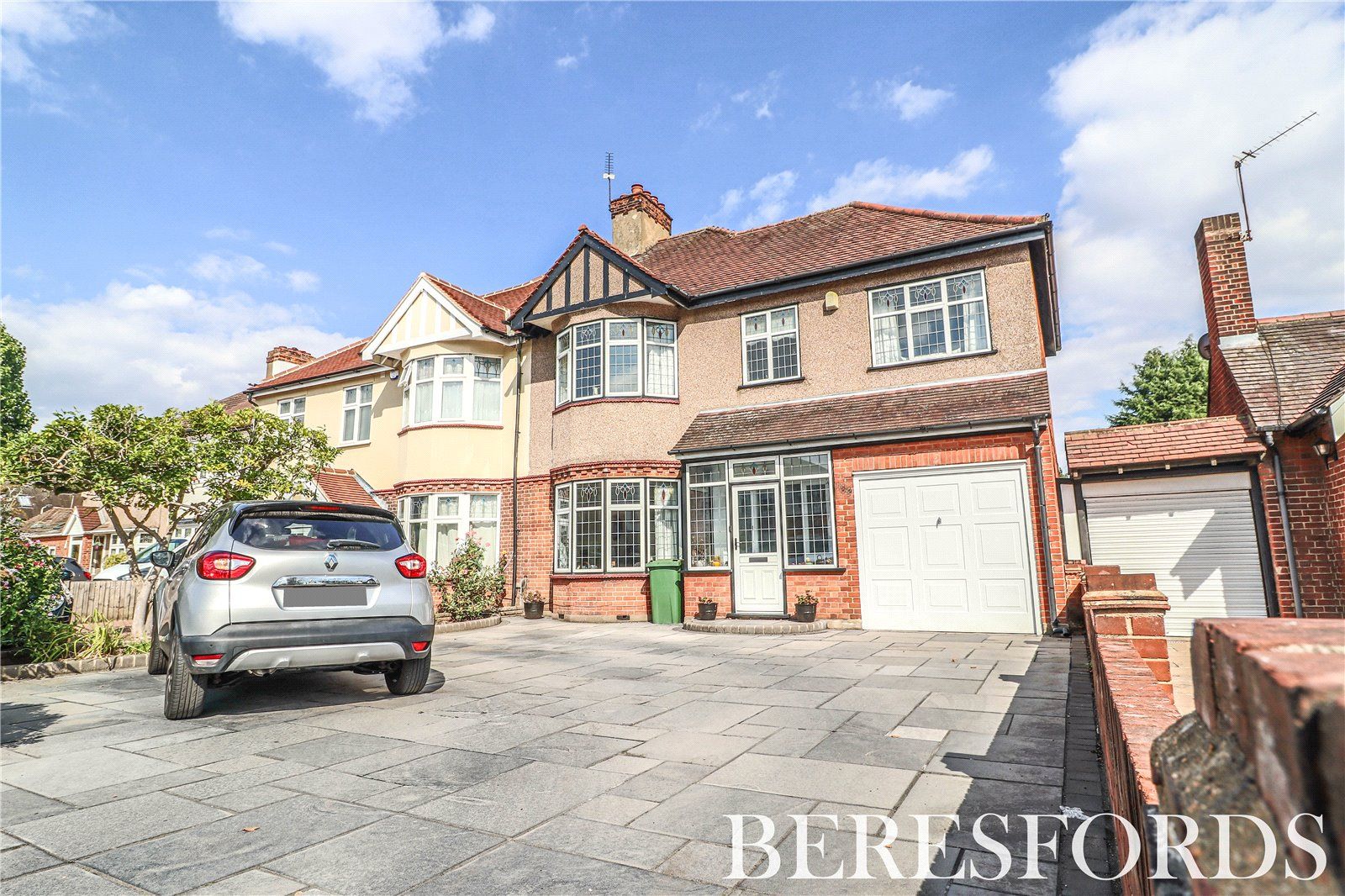4 bed semidetached house for sale in Corbets Tey Road, Upminster RM14