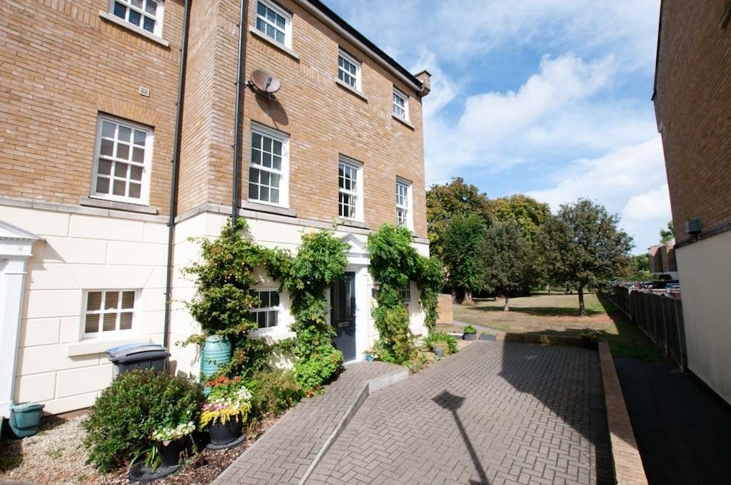 4 bed end terrace house for sale in Ardent Avenue, Walmer, Deal CT14