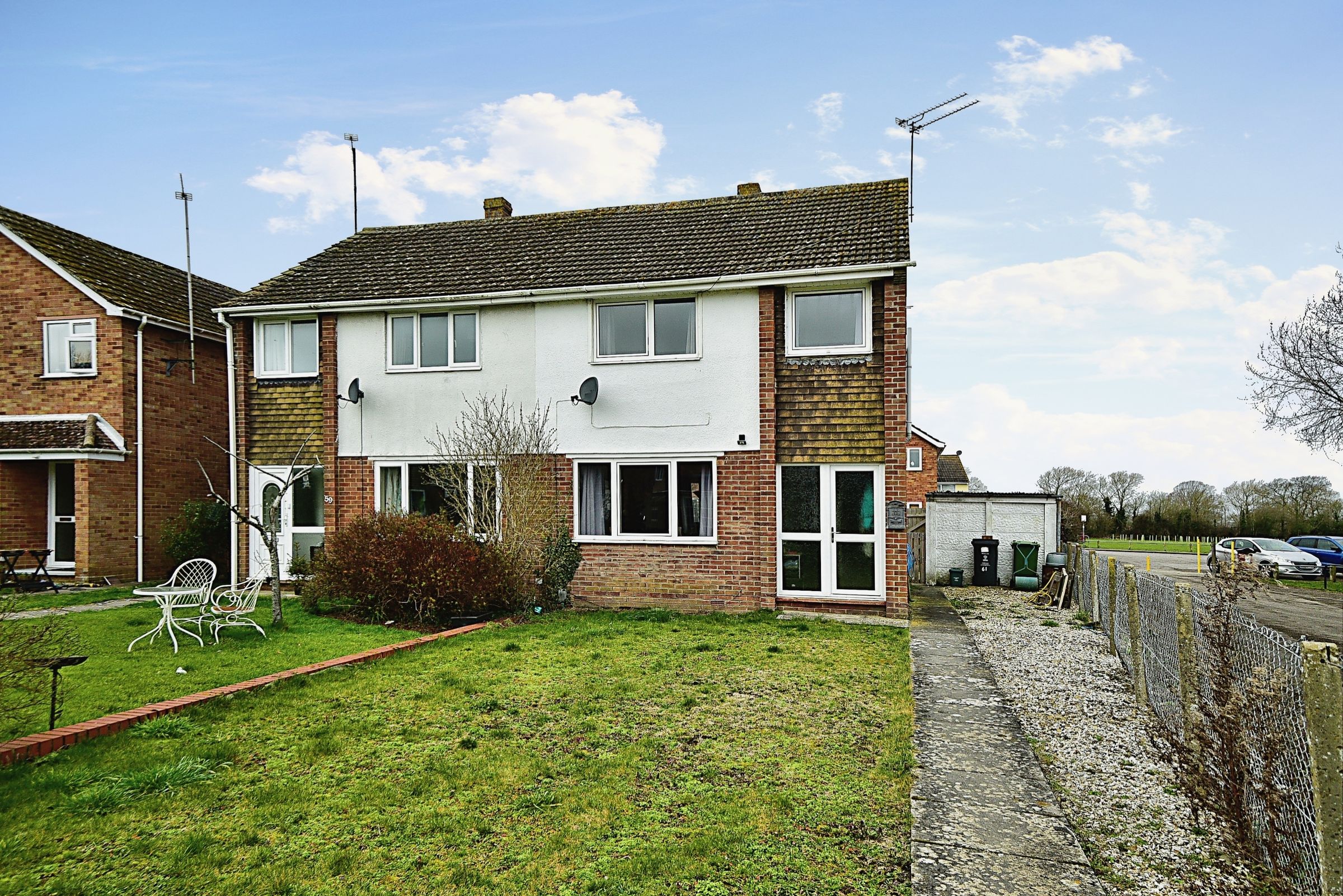 3 bed semidetached house for sale in Maunsell Way, Wroughton SN4 Zoopla