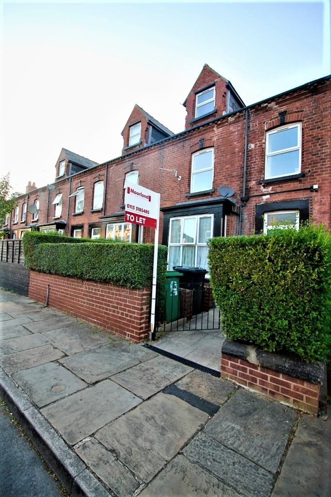 3 bed terraced house to rent in 19 Grange Avenue, Leeds, West Yorkshire