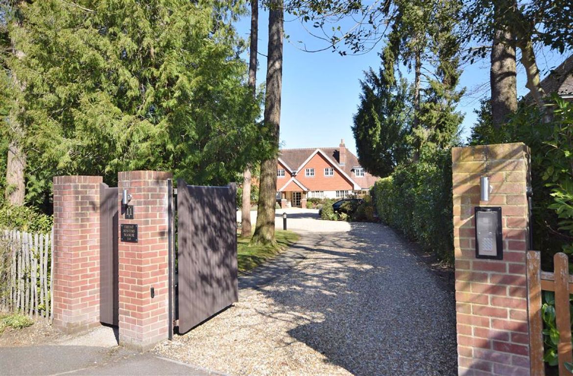 Vicarage Hill, Farnham GU9  