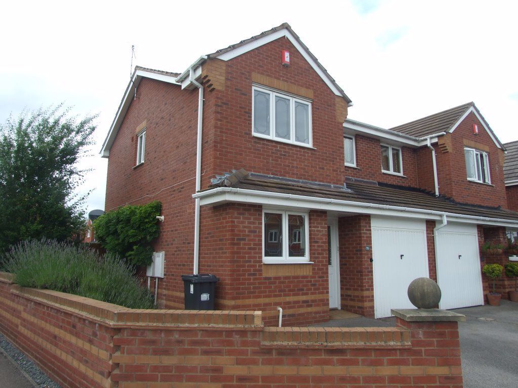 3 bed shared to rent in Portia Way, Heathcote, Warwick