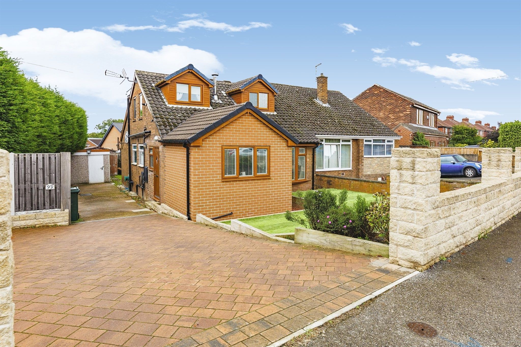 5 bed semidetached house for sale in Worsbrough Road, Birdwell