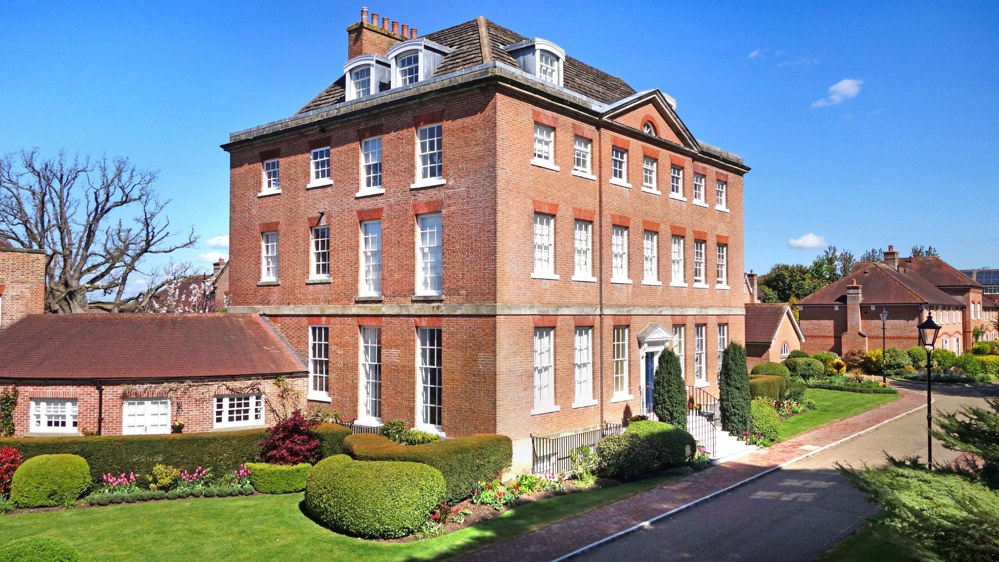 2 bed penthouse for sale in Springfield Park House, North Parade