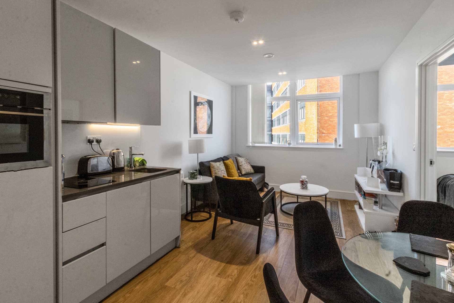 Felt House Laporte Way LU4  