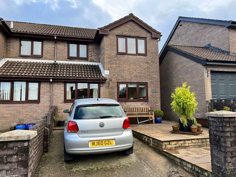 3 bed semidetached house for sale in YrYsfa, Maesteg, Bridgend. CF34