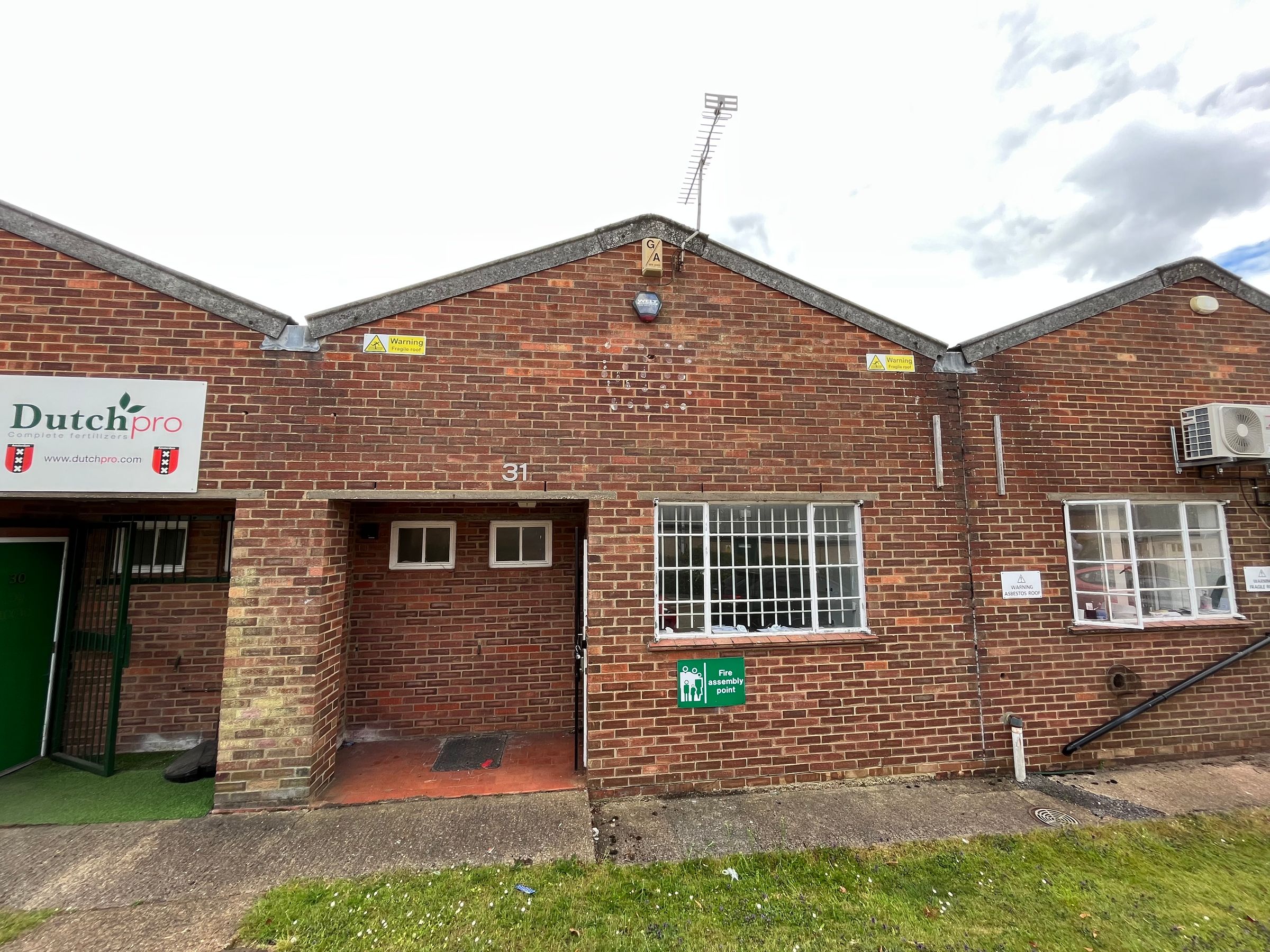 Light industrial to let in Raynham Road, Stortford CM23 Zoopla
