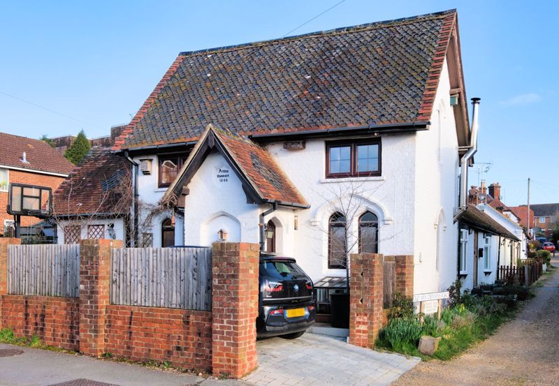 2 bed linkdetached house for sale in Stakes Road, Purbrook