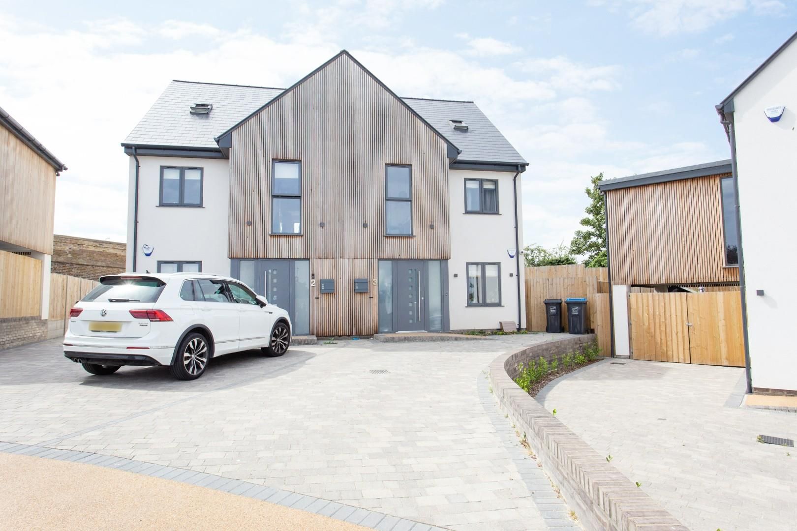 4 bed semidetached house for sale in Eliots Close, Margate CT9 Zoopla