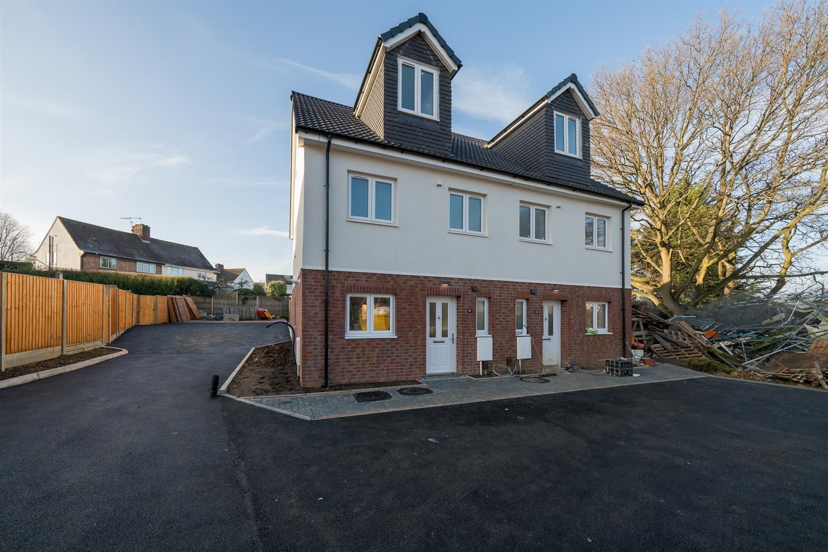 Savoy Close, Leverstock Green Road, Hemel Hempstead HP2  