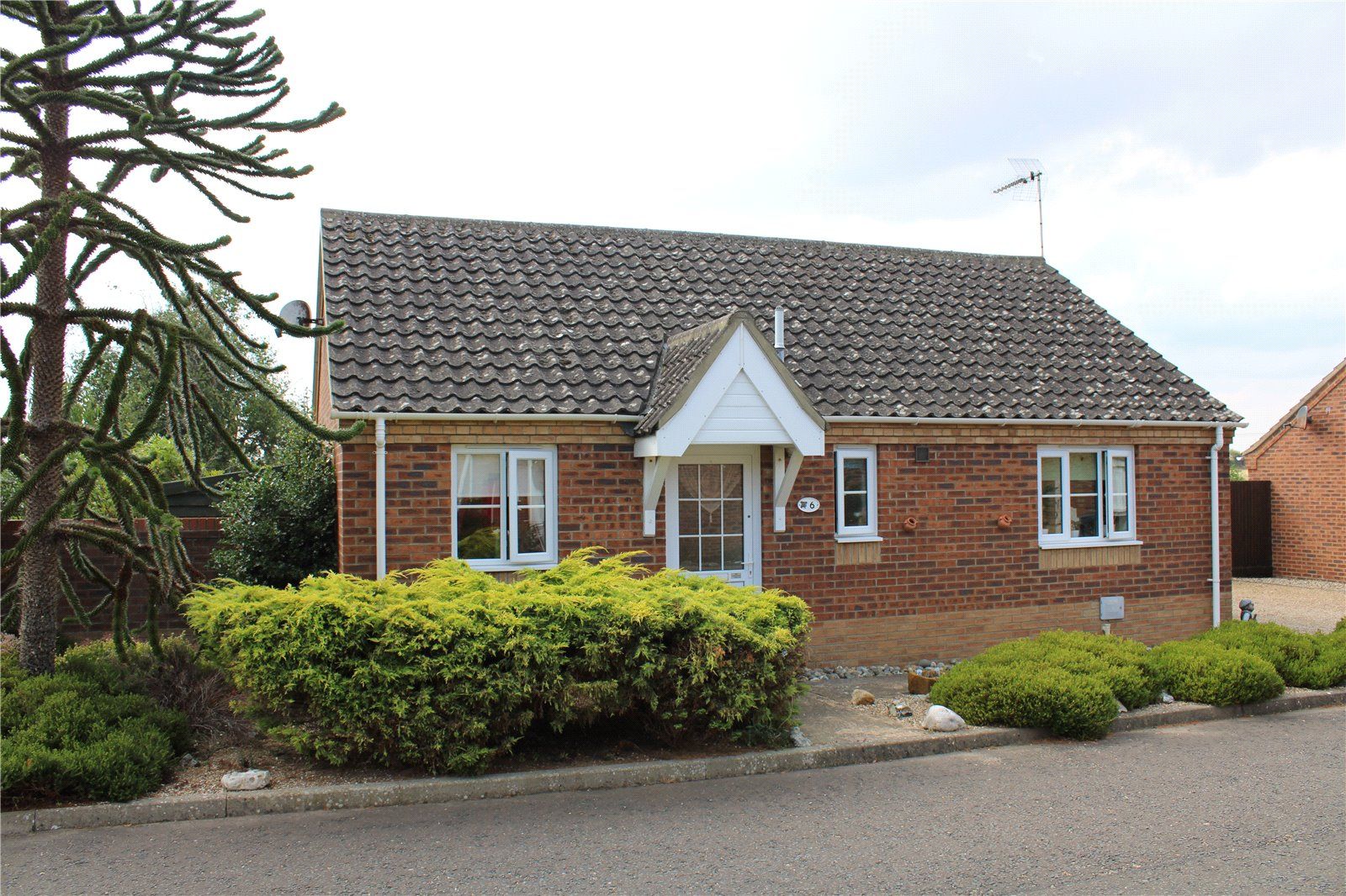 2 bed bungalow for sale in Orchard Close, Mundesley, Norwich NR11 Zoopla